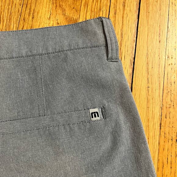 Travis Mathew Shorts Mens 32 Gray Performance Golf Stretch Flat Front - Picture 4 of 9